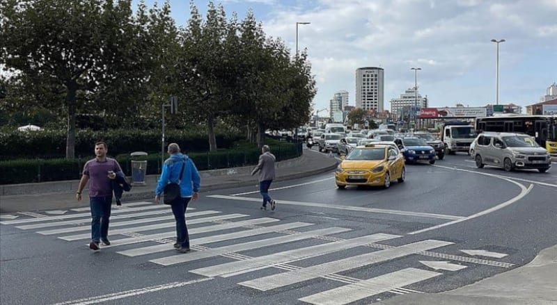 Bakan Uraloğlu: Yakın Yaya Geçitleri Kapatılacak, Yerine Alt-Üst Geçitler Yapılacak