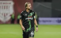 Sakaryaspor yönetimi, Pendikspor maçında takım ruhuna aykırı hareket eden Caner Erkin ve Burak Altıp