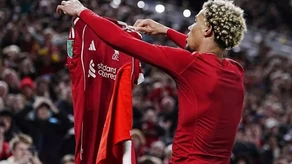 Liverpool, Hugo Ekitike'ye kırmızı kart sonrası maaş cezası kesti