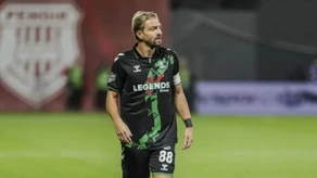 Sakaryaspor'da flaş karar: Caner Erkin ve Burak Altıparmak kadro dışı bırakıldı