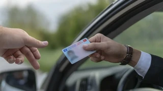 Kimlik-Ehliyet Birleştirme Ücretsiz: 5 Dakikada İşlem Nasıl Yapılıyor?