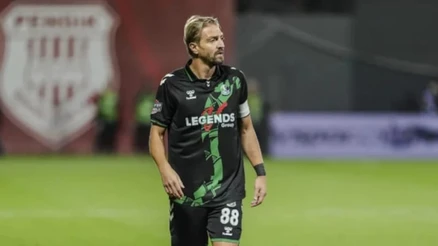 Sakaryaspor'da flaş karar: Caner Erkin ve Burak Altıparmak kadro dışı bırakıldı