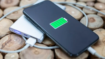 Telefonu Gece Boyunca Şarjda Bırakmak Zararlı mı? Uzmanlar Nihai Cevabı Veriyor