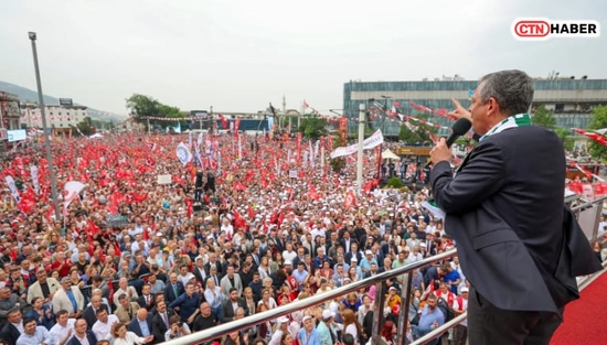 Kayyum Gürsel Tekin'e Sert Tepki: Özgür Özel'den Kadıköy Mitinginde Çarpıcı Sözler