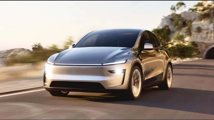 Tesla araç siparişini sürücüsüz yolladı