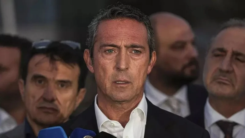 Fenerbahçe–Galatasaray Derbisinde Ali Koç Sürprizi: Yıllar Sonra Tribünde