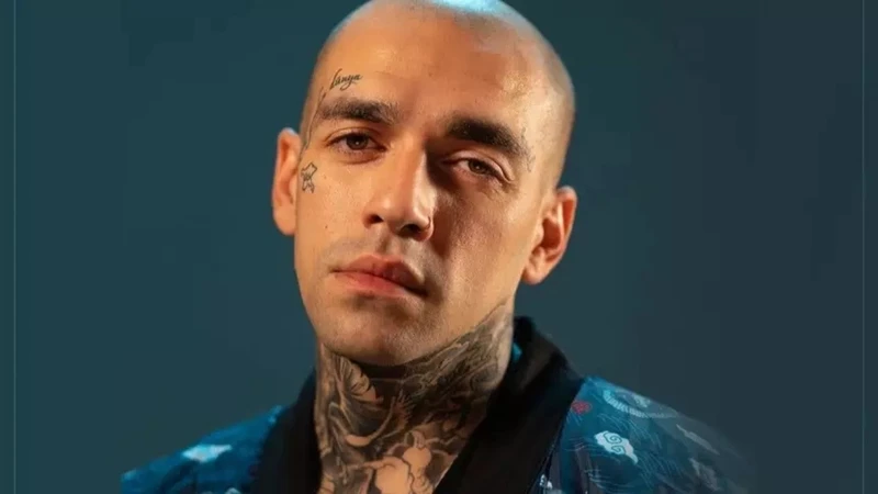 Rapçi Ezhel Almanya Vatandaşı Olduğunu Sahnede Açıkladı