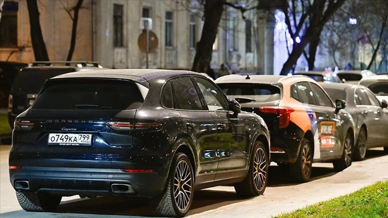 Porsche Araçlarda Toplu Arıza: Binlerce Kullanıcı Aynı Anda Bloke Sorunu Yaşadı