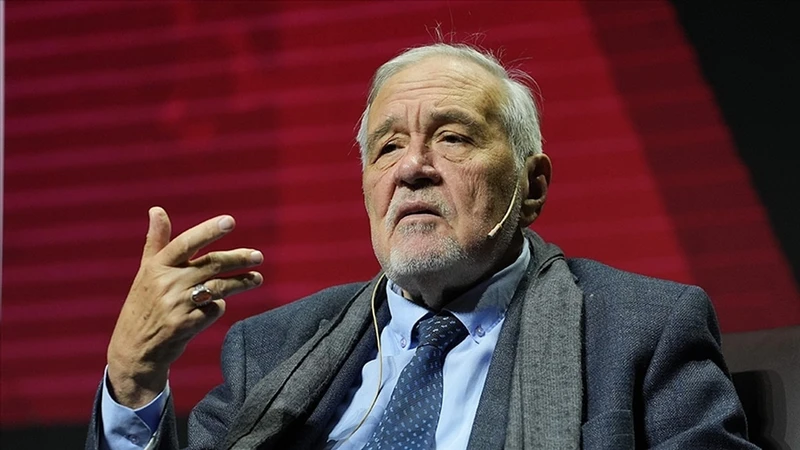 İlber Ortaylı'dan Ayasofya İçin Çarpıcı Öneri: "Ziyarete Kapatılmalı"