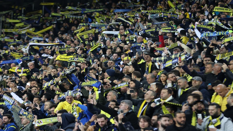 Fenerbahçe'de 8 Futbolcu İle Yollar Ayrılıyor: Livakovic ve Becao'nun Durumu Netleşti