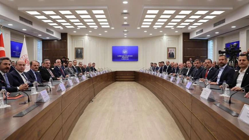 Bakan Işıkhan: Toplu Sözleşme Teklifleri, Maaş Artış Oranları ve 8. Dönem Görüşmeleri