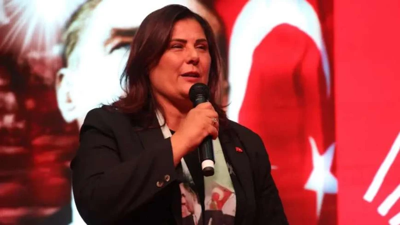 Özlem Çerçioğlu AK Parti'ye mi Katılıyor? Ankara Kulislerinde Gündem