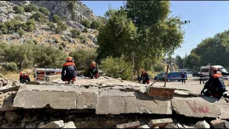 Antalya'da 5,8 Büyüklüğünde Deprem Tatbikatı: Enkazda Gerçeğini Aratmayan Anlar