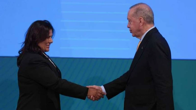 Özlem Çerçioğlu'ndan AKP'ye Geçiş ve Aziz İhsan Aktaş İddialarına Yanıt