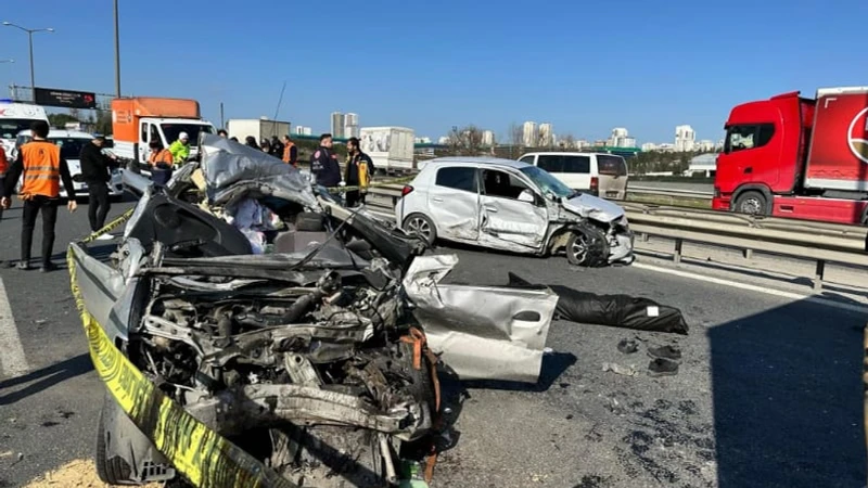 Son Dakika: İstanbul TEM Otoyolu'nda Feci Kaza! 1 Ölü, 9 Yaralı – Trafik Durdu