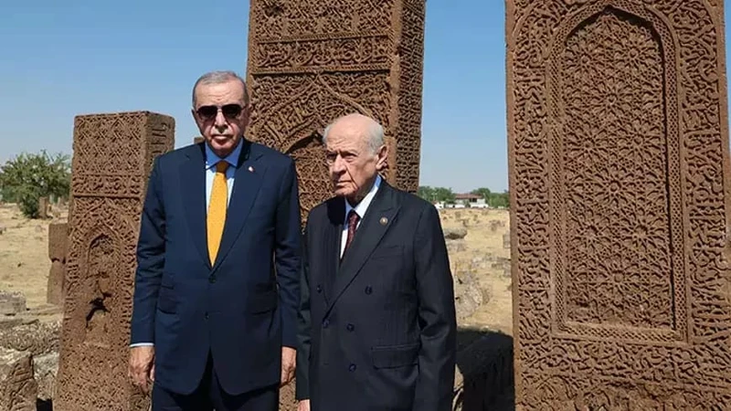 Cumhurbaşkanı Erdoğan ve Bahçeli, Malazgirt Zaferi'nin 954. Yılında Ahlat'ta