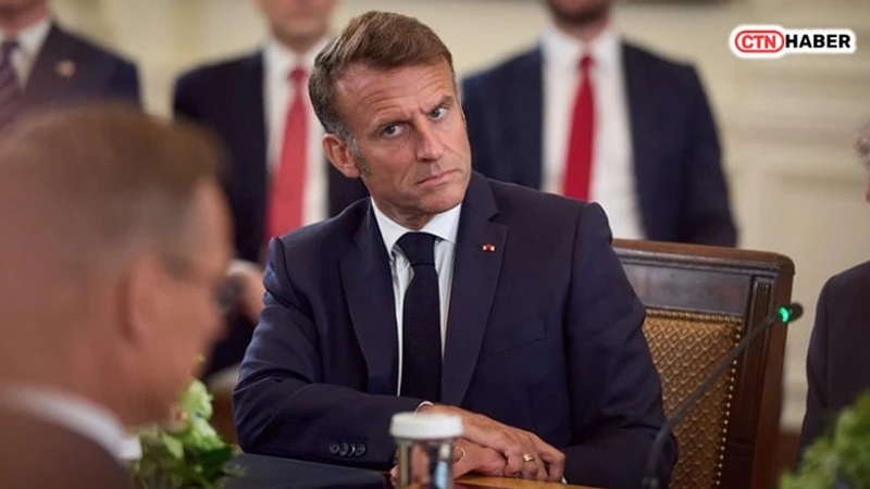 Fransa'da Hükümet Düştü: Macron'un Seçenekleri ve Olası Yol Haritası