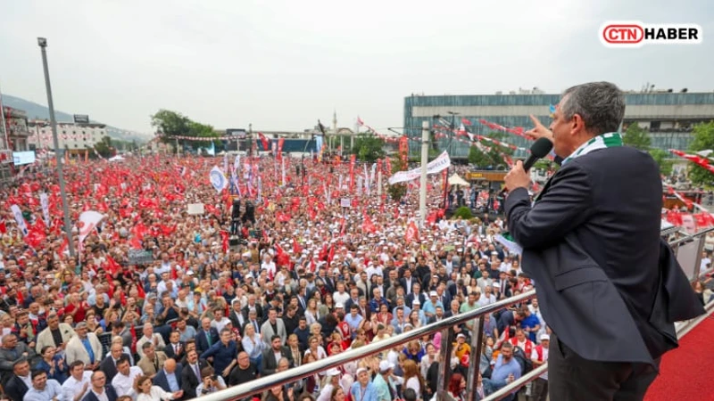 Kayyum Gürsel Tekin'e Sert Tepki: Özgür Özel'den Kadıköy Mitinginde Çarpıcı Sözler