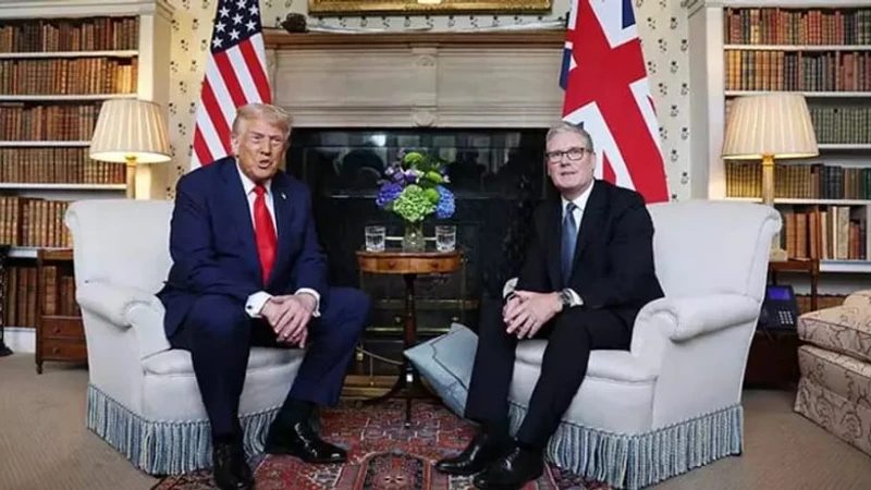 Trump İngiltere Ziyaretinde Başbakan Starmer ile Chequers'ta Buluştu
