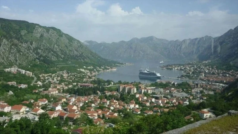 Karadağ Türk Vatandaşlarına Vize Getiriyor: Podgorica Olaylarının Ardından Vizesiz Seyahat Askıya Alındı