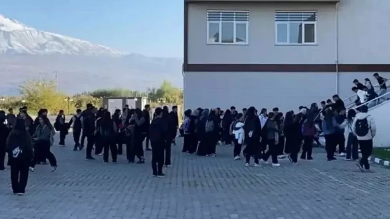 Iğdır'da Okulda Dehşet: Sopalı Grup Öğrencilere Saldırdı
