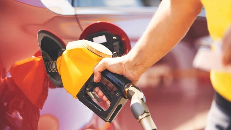 Akaryakıta Dev Zam: Rusya Yaptırımları Türkiye'de Fiyatları Uçurdu