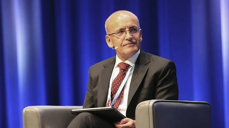 Hazine Bakanı Şimşek'ten Dikkat Çeken Sözler: "Hayat Pahalı, Reel Sektör Zorlanıyor"