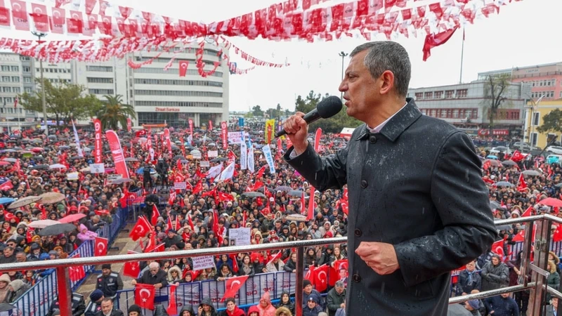 CHP Ordu'da Gövde Gösterisi Yaptı: Özgür Özel'den Sert Anayasa Mesajı