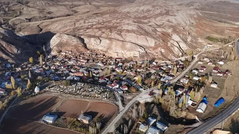 Sivas Akpınar Köyü 7/24 Kamerayla İzleniyor Türkiye'de Bir İlk