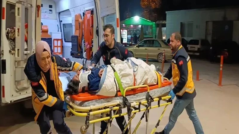 Bursa'da Market Asansöründe Ağır Kaza: 21 Yaşındaki İşçi Yaralandı