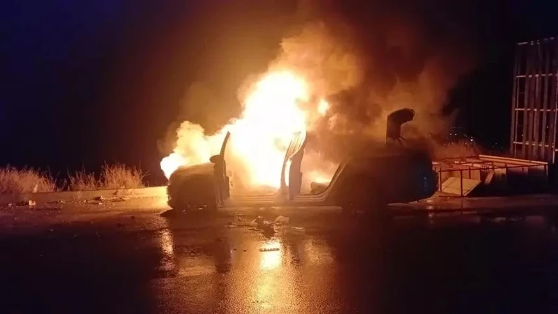 Çorum'da Park Halindeki Araç Alev Aldı: Hurdaya Döndü