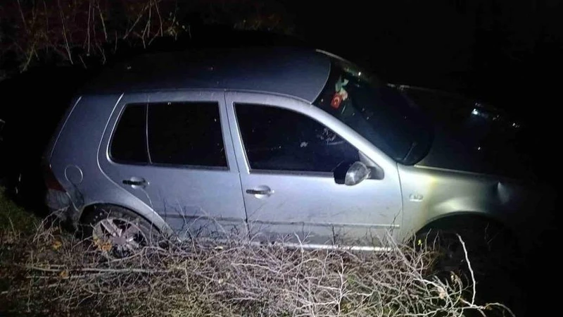 Susurluk'ta Otomobil Şarampole Uçtu: Sürücü Yaralandı