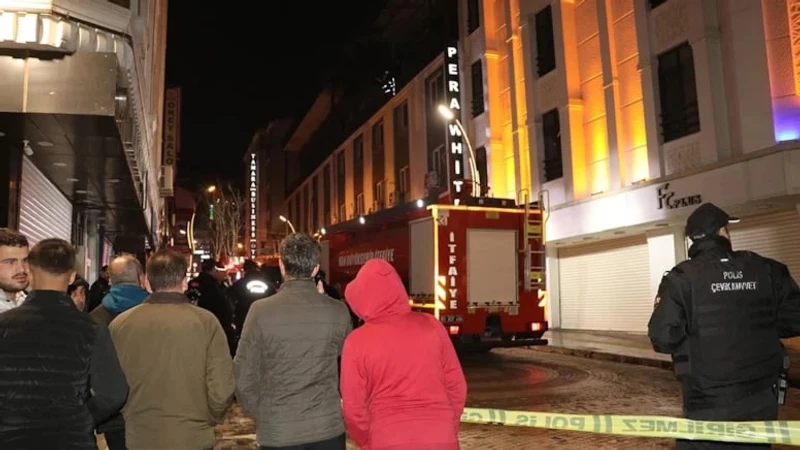 Van İpekyolu'nda Otel Restoranında Yangın: Yaralanan Yok