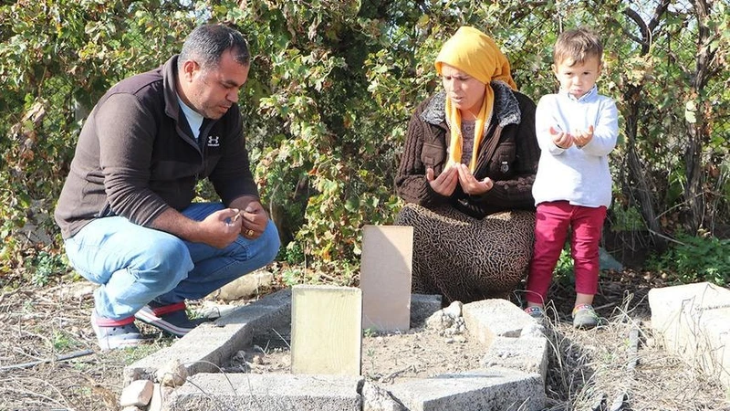 Adana'da 'Öldü' Denilen Bebek Mezarlık Yolunda Ağladı: Aile Savcılığın Takipsizlik Kararına İtiraz Etti