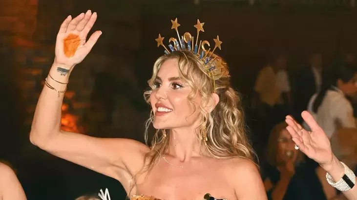 Esra Erol’un Kardeşi Eda Erol Gelin Oluyor: Kına Gecesinden Yeni Fotoğraflar - görsel 2