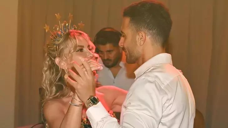 Esra Erol’un Kardeşi Eda Erol Gelin Oluyor: Kına Gecesinden Yeni Fotoğraflar - görsel 3