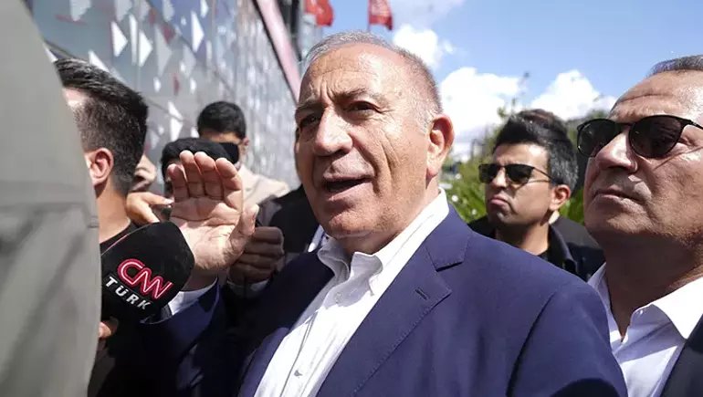CHP İstanbul İl Başkanlığı Krizi: Gürsel Tekin Görevlendirmesi ve Özgür Özel Toplantısı - görsel 2