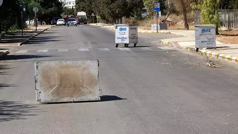 Antalya’da Halk Otobüsü Devrildi: Direksiyonda Fenalaşan Şoför Hayatını Kaybetti, Yolcu Yaralı - görsel 1