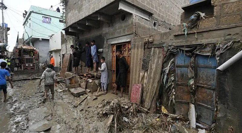 Pakistan’daki sel felaketinde can kaybı artıyor: 1002 kişi hayatını kaybetti - görsel 1