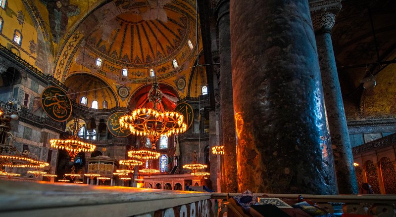 Ayasofya Neden Cami ve Kilise Arasında Gidip Geldi? Gerçek Hikaye - görsel 1