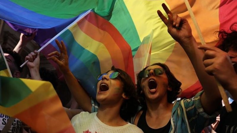 LGBT Ne Demek ? LGBT Bayrağı Hangi Renk ?  LGBTİ, LGBTIQ ve LGBTQ+ Açılımı - görsel 3