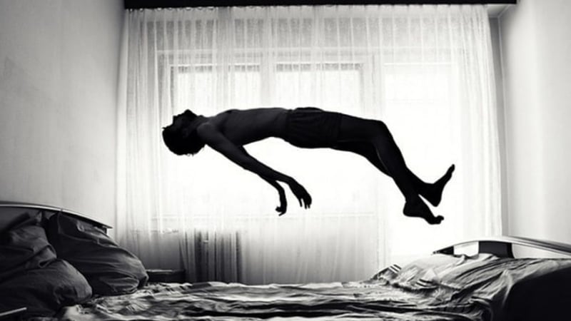Uykuya Dalarken Düşme Hissi Nedir ve Neden Olur? - görsel 1