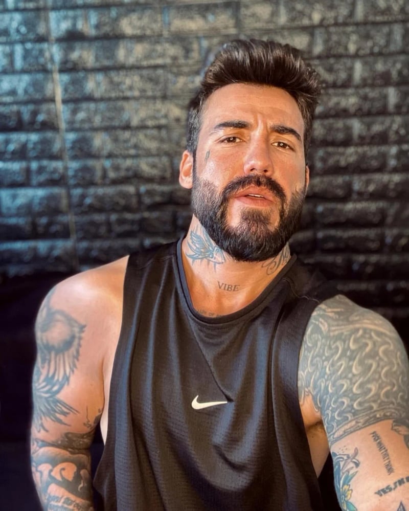 Cinsiyet Değiştiren Doruk Doğrusöz Sevgilisiyle Aşk Pozunu Paylaştı - görsel 4