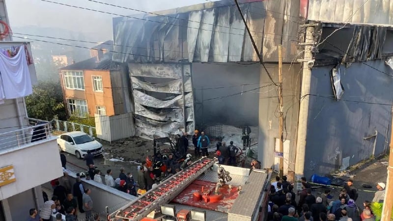 Kocaeli’deki Parfüm Tesisinde Facia: 6 Kişi Hayatını Kaybetti, Aralarında 2 Çocuk Var - görsel 1