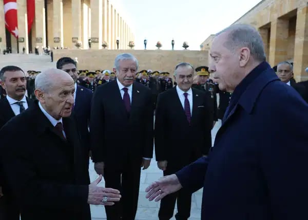 ‘Çatlak’ İddiaları Sonrası İlk Kare: Erdoğan ve Bahçeli Anıtkabir’de Yan Yana - görsel 1