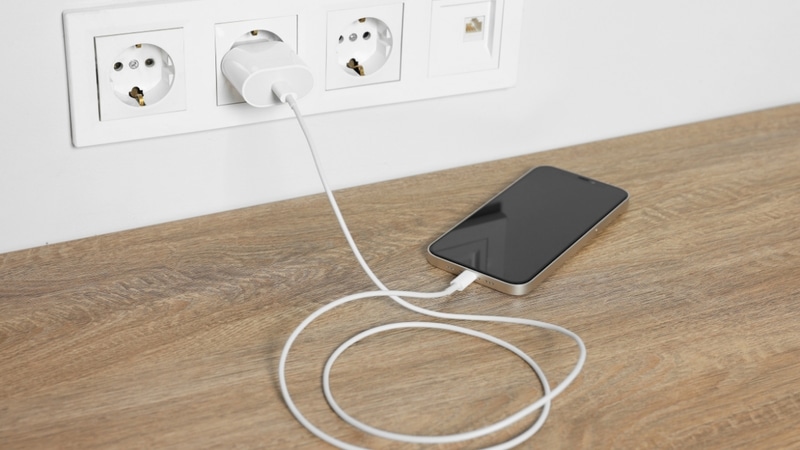 Telefonu Gece Boyunca Şarjda Bırakmak Zararlı mı? Uzmanlar Nihai Cevabı Veriyor - görsel 3