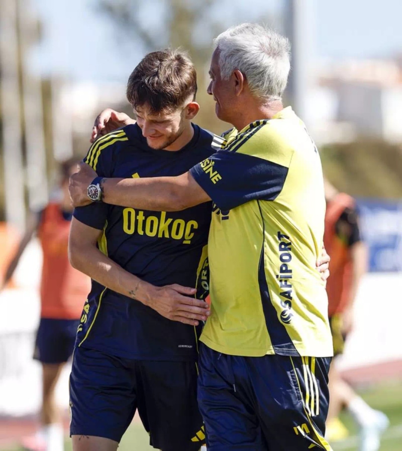 Fenerbahçe’de Transfer Trafiği Başladı: Szymanski Ayrılığa Yaklaştı - görsel 1