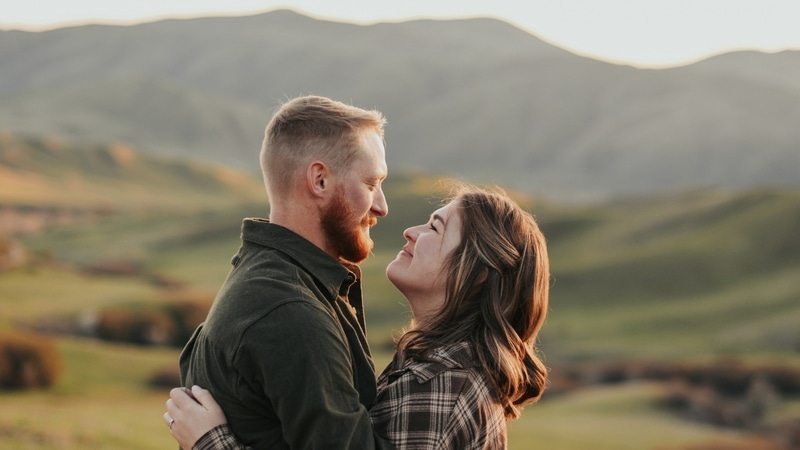 Neden Bazı İnsanlar Daha Çekici Görünür? Bilimin Açıkladığı 8 Etken - görsel 4