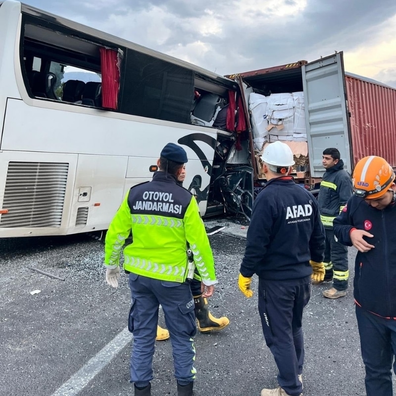 Osmaniye’de Yolcu Otobüsü TIR’a Çarptı: 7 Ölü, 11 Yaralı - görsel 2