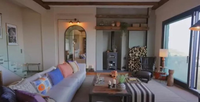 Ceyda Düvenci’nin Ahmetçe’deki Taş Evi Görenleri Büyüledi - görsel 2